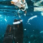Estudo mostra como o peso dos microplásticos determina sua dispersão no mar