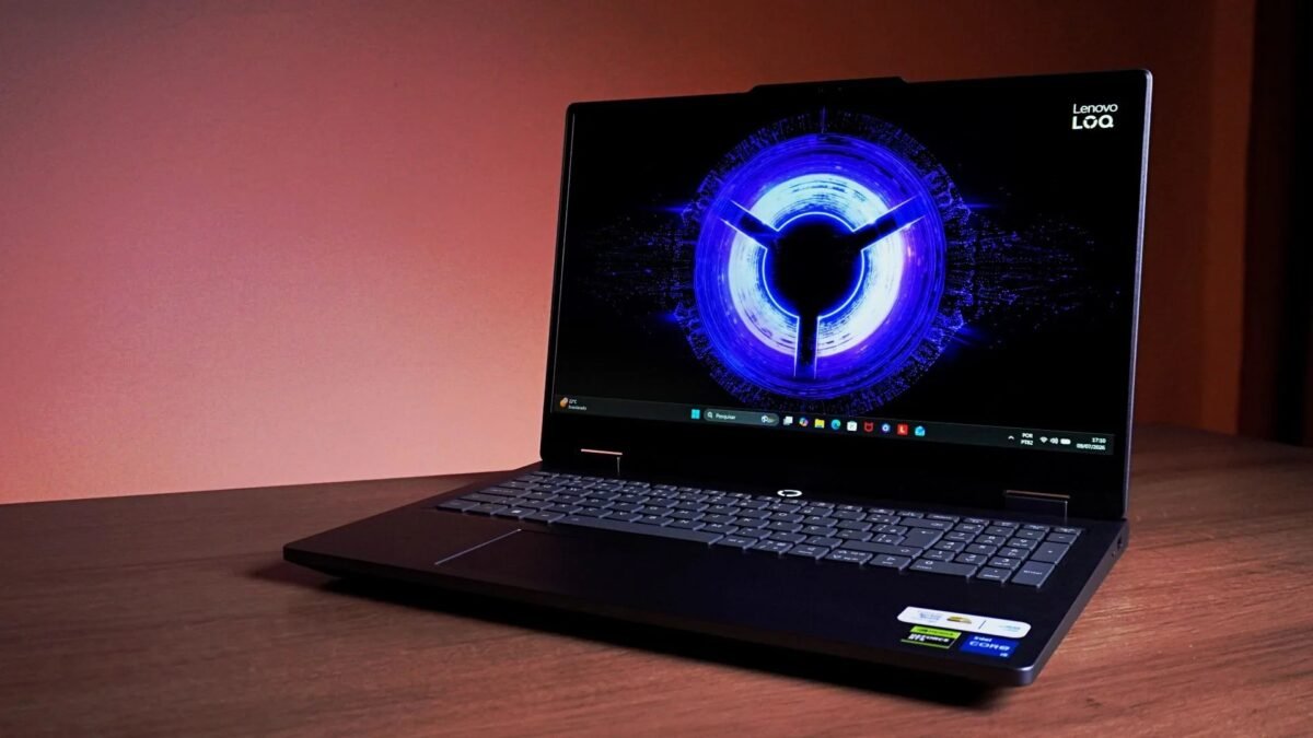 Lenovo LOQ Essential: visual clean, boa tela e RTX 5060 abaixo - Review